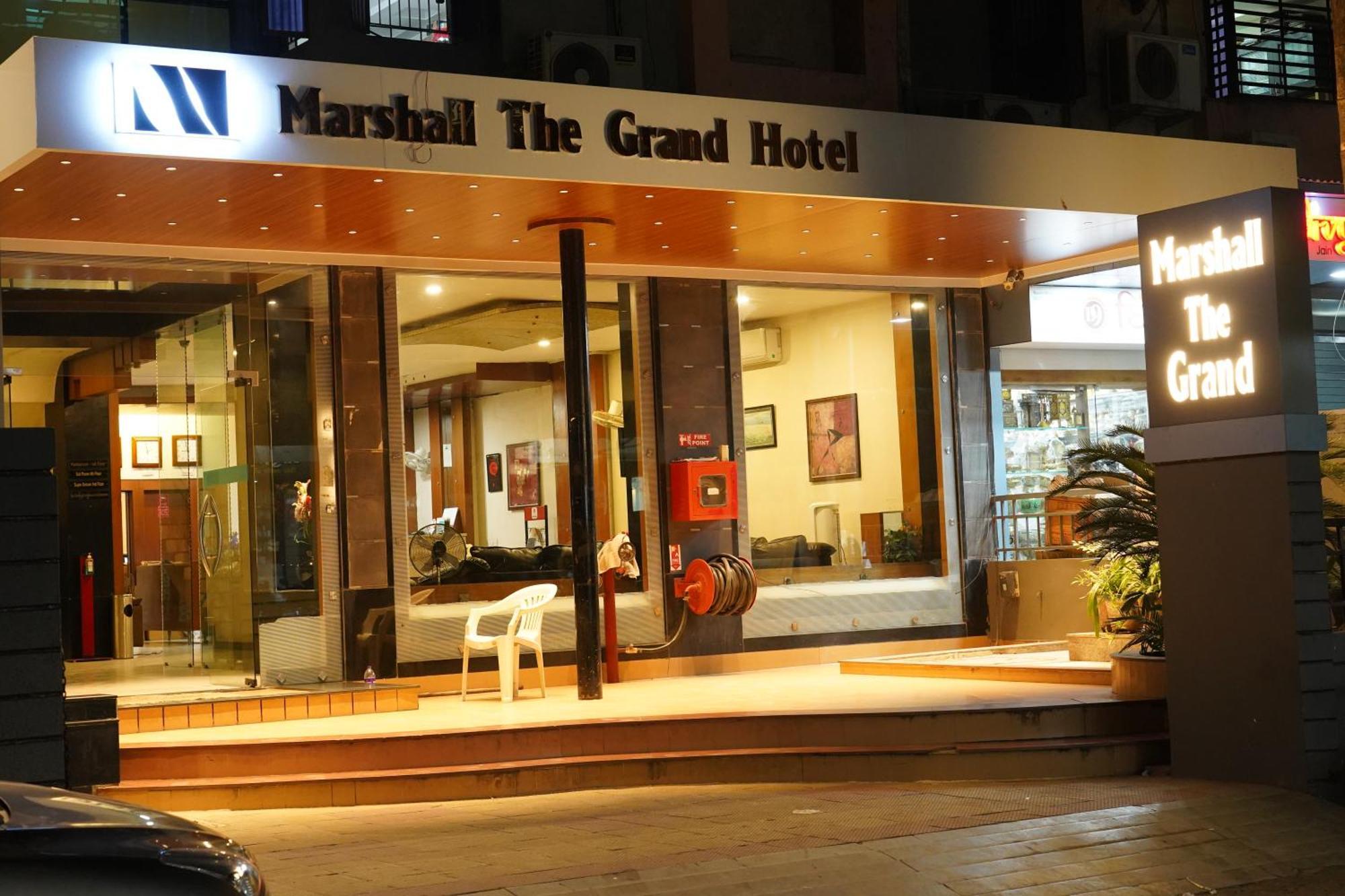 Marshall The Grand Hotel アーメダバード エクステリア 写真